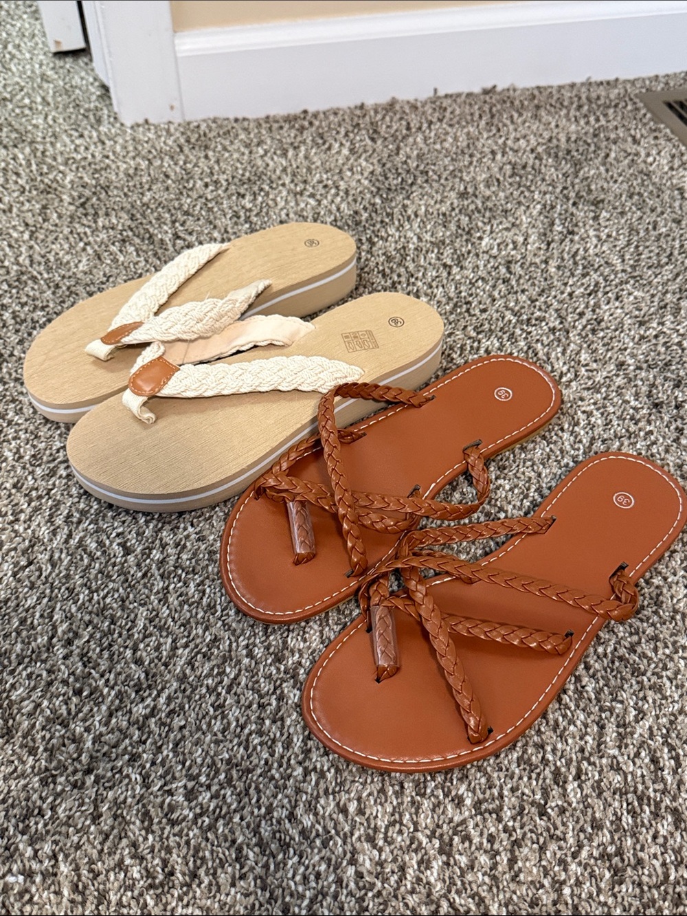 Women’s Thong Sandals Bundle, 2 Pairs size 8 NWT